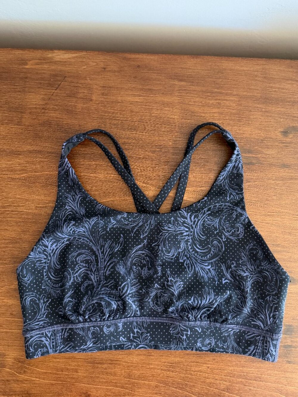 Lululemon Free To Be Serene Bra Blk/Blue Paisley Strappy Back Sports Bra Size 6